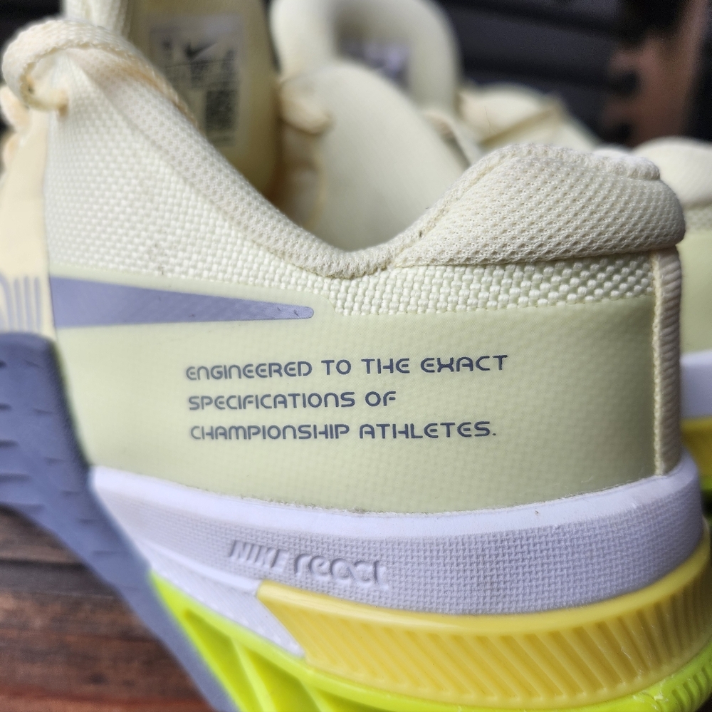 Women's "Nike Metcon 8" Bright Yellow and Gray Training Shoe Size 9 - Picture 3 of 9